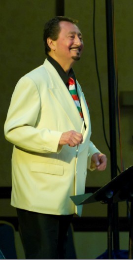 Tommy Vig vezényli nagyzenekarát Los Angelesben 2011.05.28-án Tommy Vig vezényli nagyzenekarát Los Angelesben 2011.05.28-án